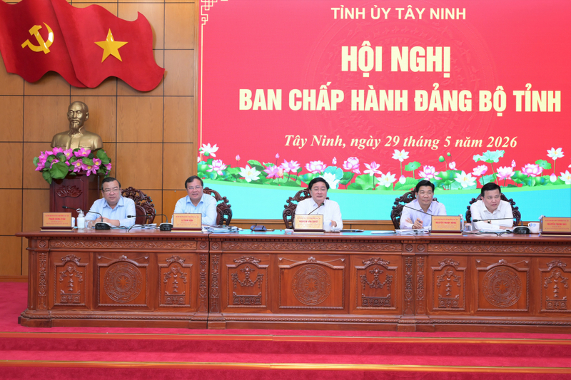 Ban thường vụ Tỉnh ủy Tây Ninh điều hành Hội nghị. Ảnh: Kiên Định