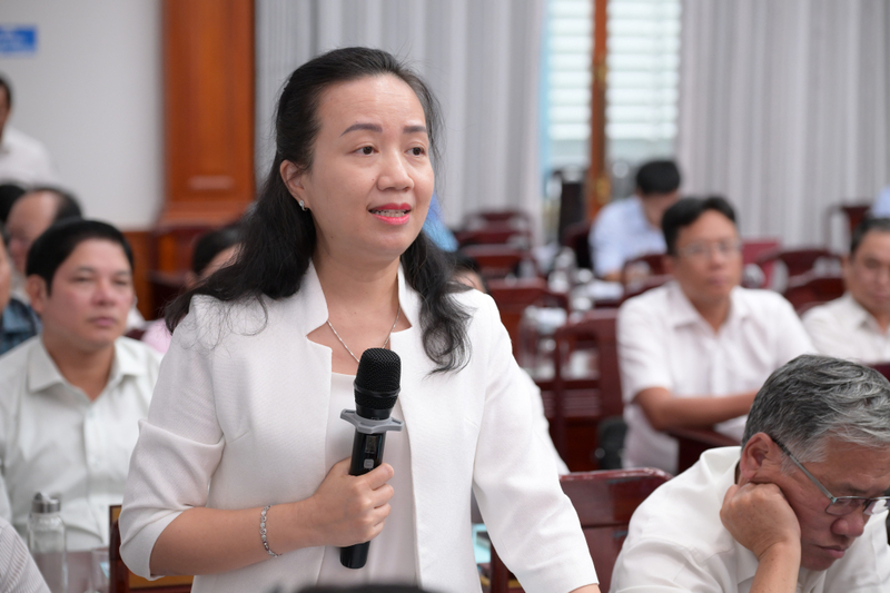 Đại biểu đóng góp ý kiến cho các Nghị quyết tại hội nghị. Ảnh: Kiên Định