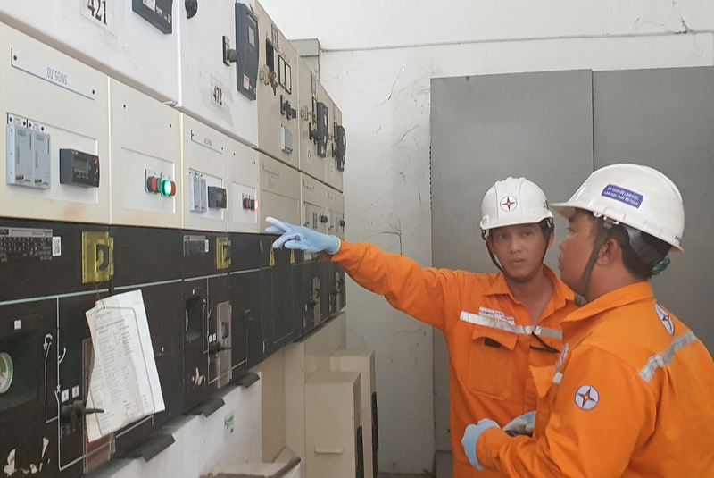 Trong thời gian diễn ra kỳ thi, EVNHCMC thực hiện nghiêm chế độ trực ban 24/24 giờ, đảm bảo thông tin liên lạc thông suốt và sẵn sàng xử lý nhanh mọi tình huống phát sinh. Ảnh: EVHCMC
