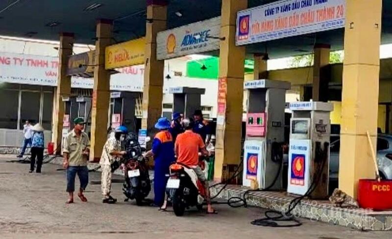 Tại Đồng Tháp, nguồn cung xăng E10 được các doanh nghiệp chủ động chuẩn bị đầy đủ để phục vụ nhu cầu người dân. Ảnh: Chu Trinh.