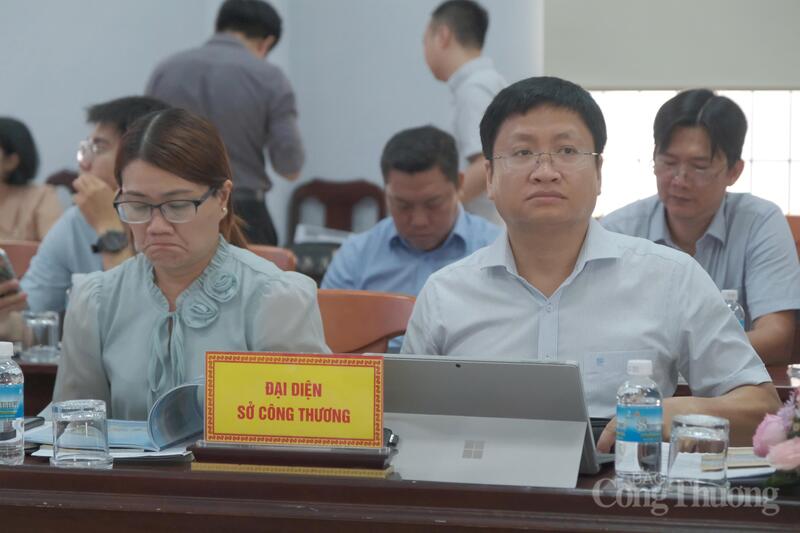 Ông Huỳnh Tấn Hải, Phó Giám đốc Sở Công Thương tỉnh Khánh Hòa tại buổi làm việc. Ảnh: Duy Tín