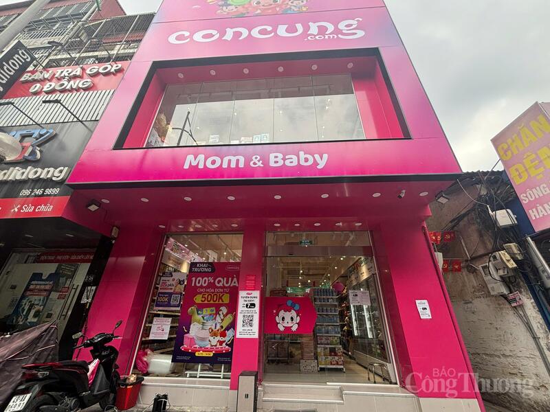 Trên địa bàn phường Cầu Giấy, phóng viên cũng đã tiến hành khảo sát tại Cửa hàng Concung (địa chỉ số 396 đường Cầu Giấy, phường Cầu Giấy).