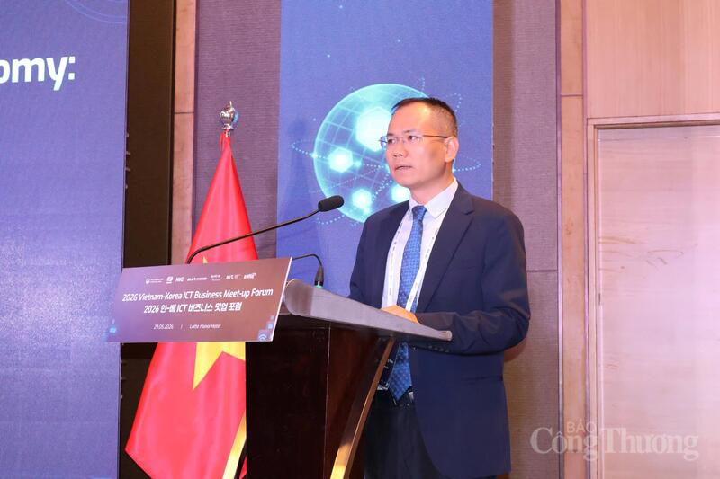 Ông Hoàng Trung Hiếu, Phó Giám đốc Trung tâm Đổi mới sáng tạo Quốc gia, Bộ Tài chính phát biểu khai mạc sự kiện. Ảnh: Phương Hà