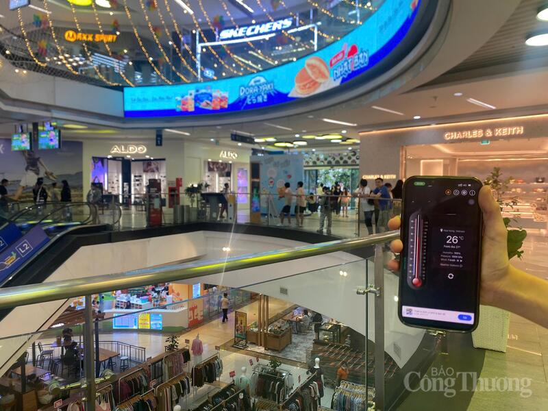 Nền nhiệt tại Trung t&acirc;m thương mại Vạn Hạnh Mall lu&ocirc;n duy tr&igrave; ở mức 26 độ C.