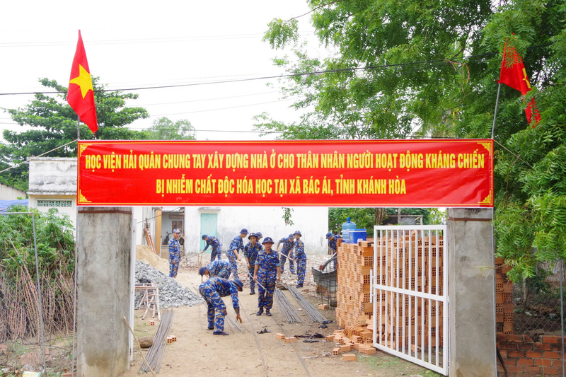 Quang cảnh học viện xây nhà tại thôn Suối Đá, xã Bác Ái, tỉnh Khánh Hòa.