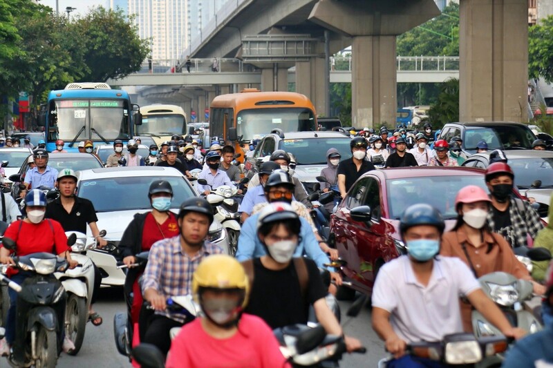 Hà Nội dự kiến chưa cấm xe máy xăng tại vùng lõi từ 1/7. Ảnh minh họa: Nguyễn Trường