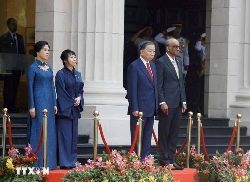 Tổng Bí thư, Chủ tịch nước Tô Lâm và Phu nhân trong chuyến thăm cấp Nhà nước tới Singapore và tham dự Đối thoại Shangri-La lần thứ 23. Ảnh: TTXVN