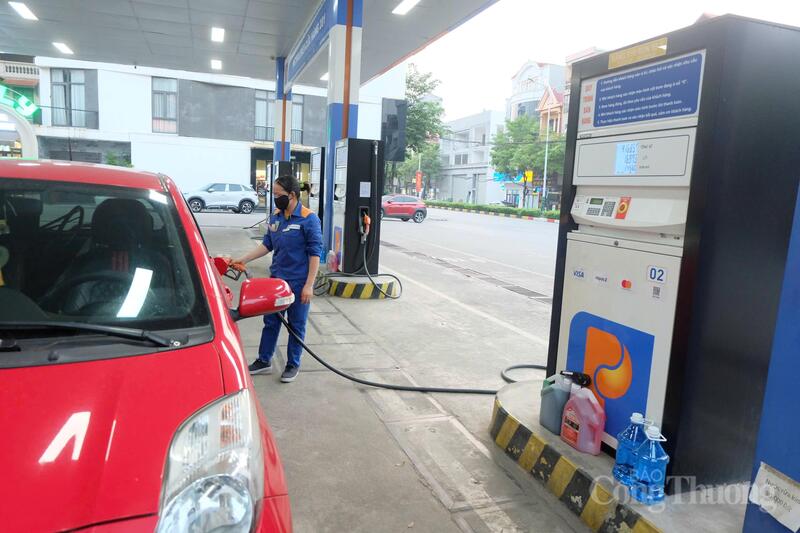 Tính đến 19h ngày 31/5, 100% các cửa hàng xăng dầu trên địa bàn tỉnh Phú Thọ đã thực hiện chuyển đổi kinh doanh xăng E10.