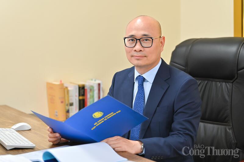 Ông Lương Hoàng Thái - Cục trưởng Cục Phòng vệ thương mại, Bộ Công Thương chia sẻ bức tranh toàn cảnh về phòng vệ thương mại của Việt Nam trong thời gian qua.