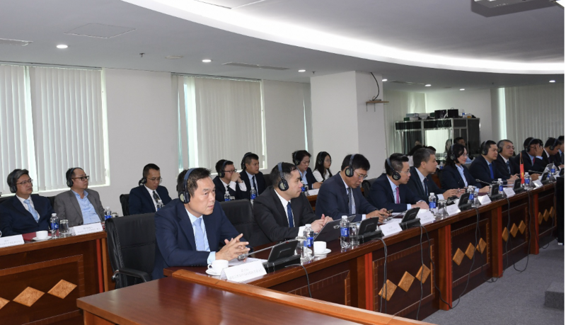 Đại biểu hai nước tại hội nghị.
