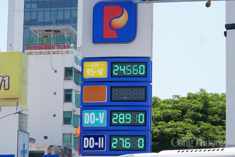 Các sản phẩm tại cửa hàng xăng dầu số 7, trực thuộc Công ty TNHH MTV Petrolimex Đà Nẵng