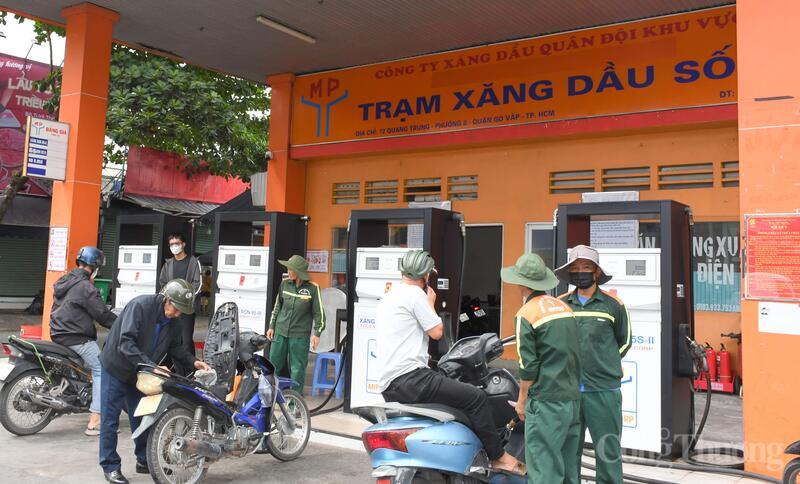 TP. Hồ Chí Minh đồng loạt chuyển sang kinh doanh xăng sinh học E10 - 12
