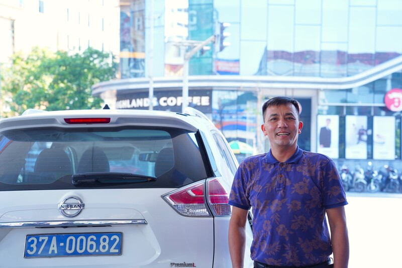 Anh Trần Quang Lâm (phường Thành Vinh) cho biết, tôi tin tưởng dùng xăng E10, bởi vì về bản chất, xăng E10 là nhiên liệu được phối trộn giữa xăng khoáng và tối đa 10% ethanol sinh học. Không chỉ bảo đảm khả năng vận hành ổn định cho động cơ, loại nhiên liệu này được đánh giá thân thiện với môi trường nhờ góp phần giảm phát thải khí độc hại.