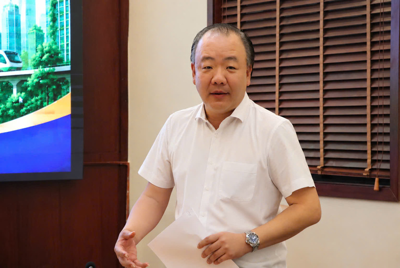 Ông Trần Hữu Linh phát biểu tại lễ trao giải. Ảnh: Cục Quản lý và Phát triển thị trường trong nước