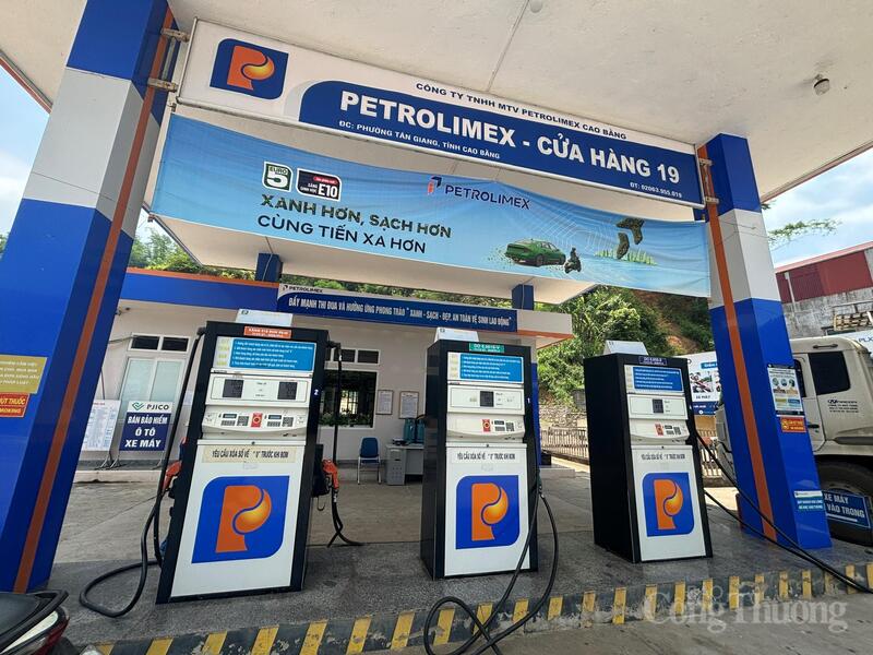 Cùng với các cửa hàng xăng dầu khác trên địa bàn tỉnh Cao Bằng, Cửa hàng xăng dầu Petrolimex số 19 cũng đồng loạt triển khai xăng E10.