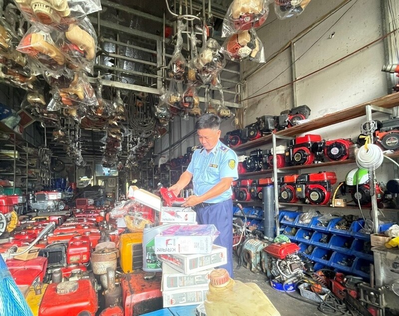 Máy móc, vật tư phục vụ sản xuất nông nghiệp là những mặt hàng thường xuyên được lực lượng chức năng phát hiện vi phạm. DMS Cà Mau