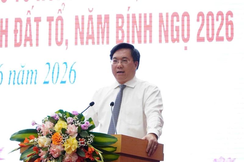 Chủ tịch UBND tỉnh Phú Thọ Trần Duy Đông phát biểu tại hội nghị.