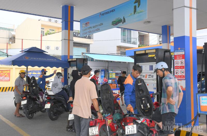 Từ ngày 25/5/2026, toàn bộ 138 cửa hàng xăng dầu trực thuộc Petrolimex Sài Gòn cùng các điểm bán của thương nhân nhận quyền sang bán lẻ kinh doanh xăng sinh học E10. Ảnh: Thanh Minh