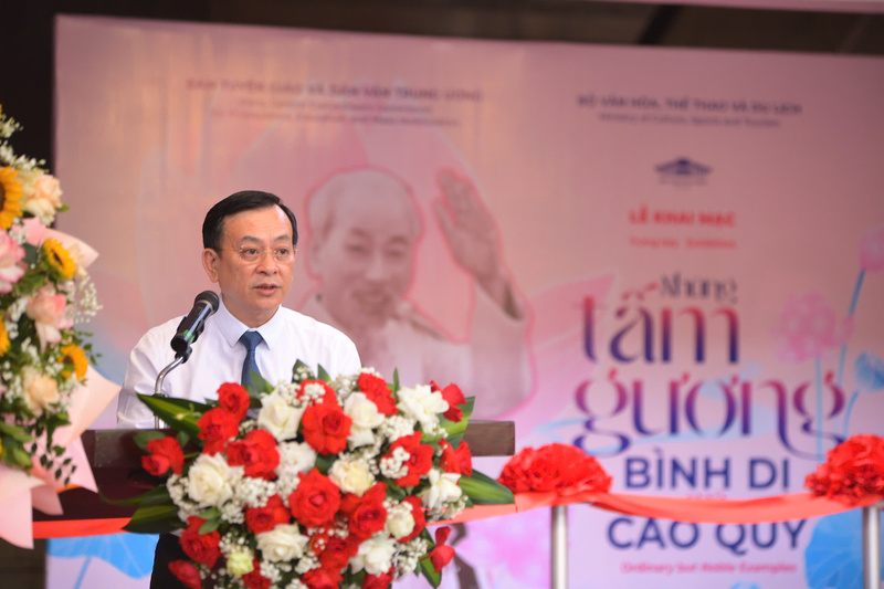 TS. Vũ Mạnh Hà - Giám đốc Bảo tàng Hồ Chí Minh phát biểu khai mạc triển lãm. Ảnh: Thái Minh