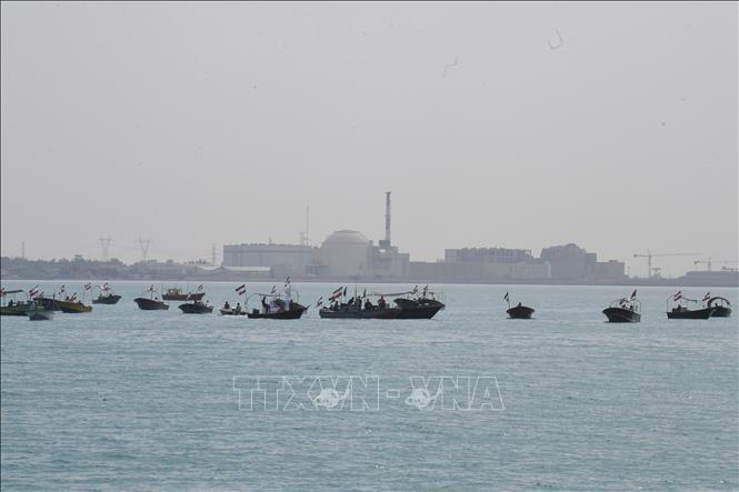 Tàu chiến của Lực lượng Vệ binh Cách mạng Hồi giáo Iran được triển khai tại Vịnh Ba Tư. Ảnh: THX/TTXVN