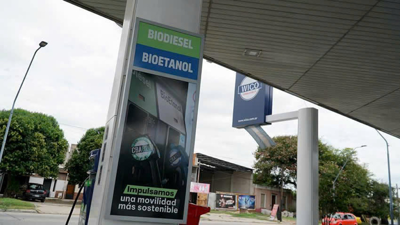 Argentina đang áp dụng bắt buộc tỷ lệ ethanol trong xăng là 12% (E12)