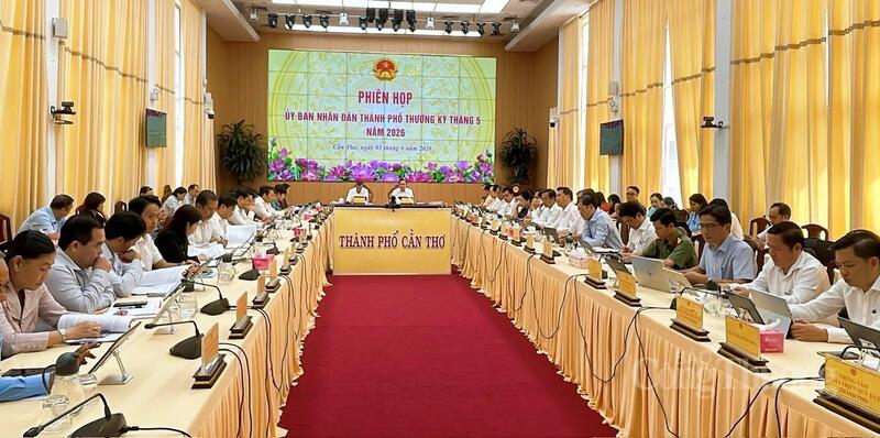 Quang cảnh tại phiên họp. Ảnh: Khánh Ngọc.