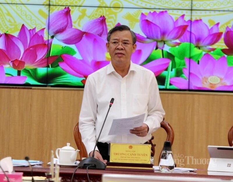 Ông Trương Cảnh Tuyên, Chủ tịch UBND TP. Cần Thơ, phát biểu kết luận phiên họp. Ảnh: Khánh Ngọc.