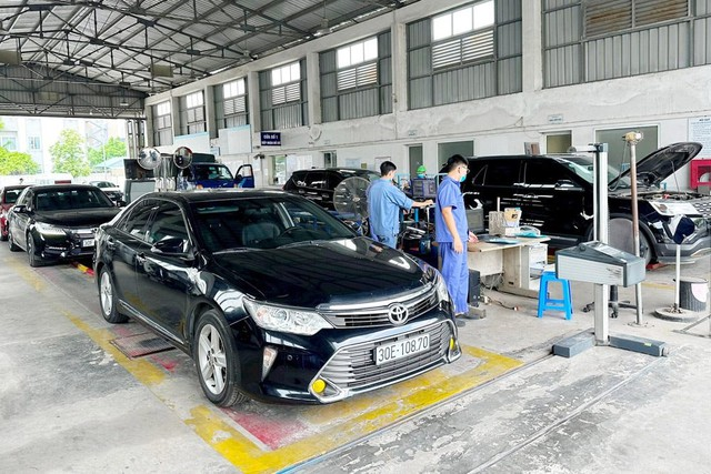 Đối với các vị trí thử nghiệm an toàn, thử nghiệm phụ tùng và thử nghiệm khí thải, tiêu thụ năng lượng xe cơ giới, yêu cầu tốt nghiệp tối thiểu cao đẳng chuyên ngành kỹ thuật. Ảnh: BCP