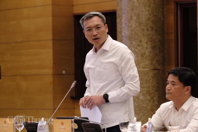 Thiếu tướng Nguyễn Quốc Toản, Chánh Văn phòng, Người phát ngôn Bộ Công an thông tin tại họp báo. Ảnh: Trần Lê