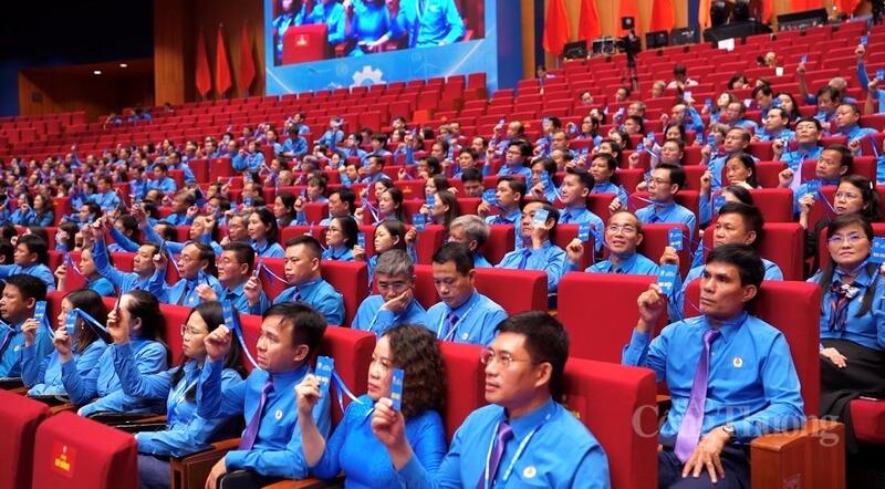 Các đại biểu tại phiên làm việc thứ nhất Đại hội XIV Công đoàn Việt Nam. Ảnh: Thái Mạnh