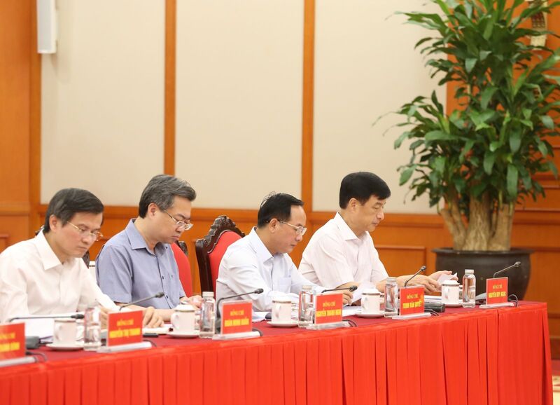 Các đại biểu dự cuộc làm việc.