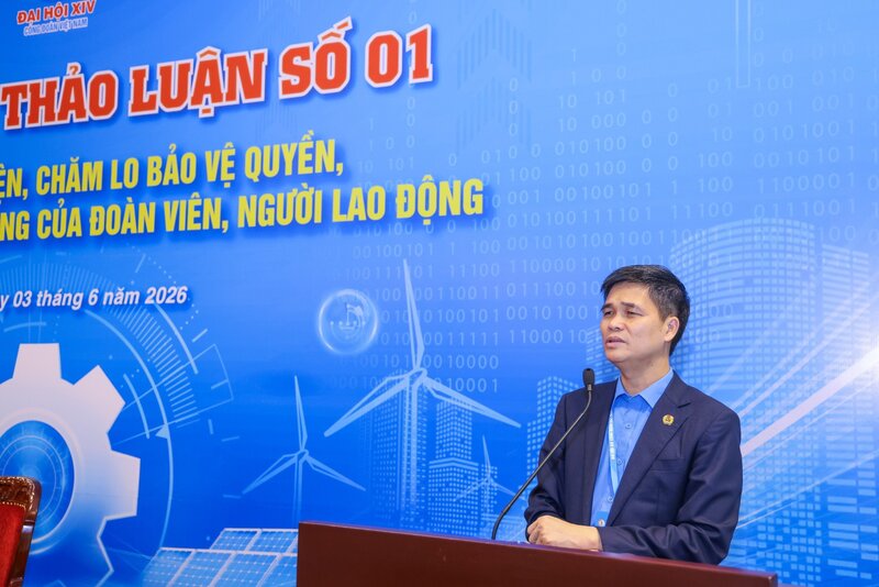 Đồng chí Ngọ Duy Hiểu - Phó Chủ tịch Tổng Liên đoàn Lao động Việt Nam phát biểu tại chương trình. Ảnh: Quang Vinh