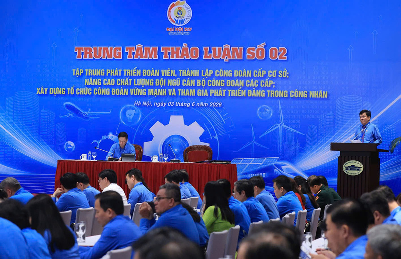 Tập trung phát triển đoàn viên, thành lập công đoàn cơ sở; nâng cao chất lượng đội ngũ cán bộ công đoàn các cấp; xây dựng tổ chức Công đoàn vững mạnh và tham gia phát triển Đảng trong công nhân. Ảnh: Quang Vinh