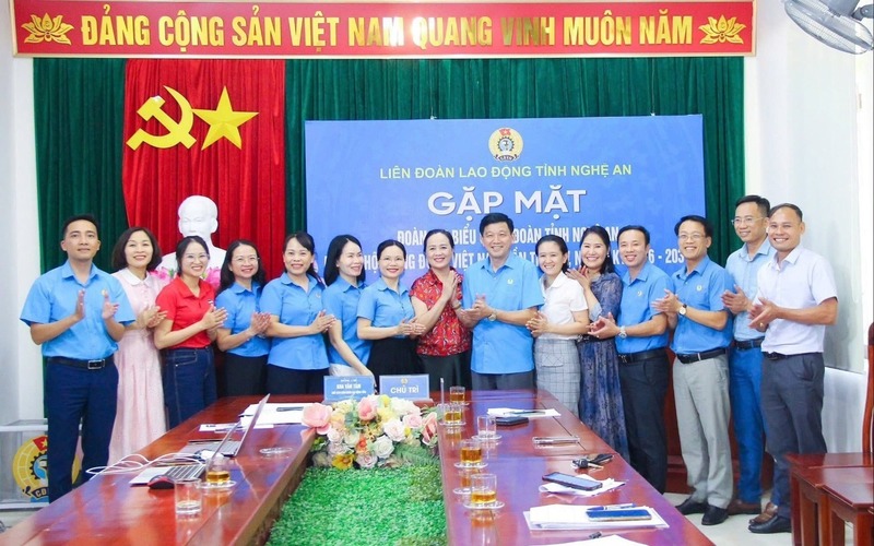 Liên đoàn Lao động tỉnh Nghệ An gặp mặt đoàn đại biểu Công đoàn Nghệ An tham dự Đại hội XIV Công đoàn Việt Nam. Ảnh: Duy Chương