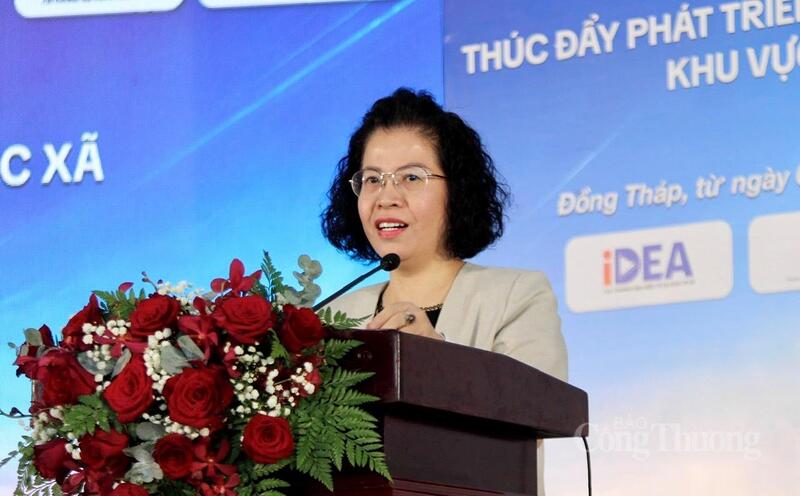 Bà Nguyễn Thị Minh Huyền - Phó Cục trưởng Cục Thương mại điện tử và Kinh tế số (Bộ Công Thương), phát biểu khai mạc. Ảnh: Khánh Ngọc.