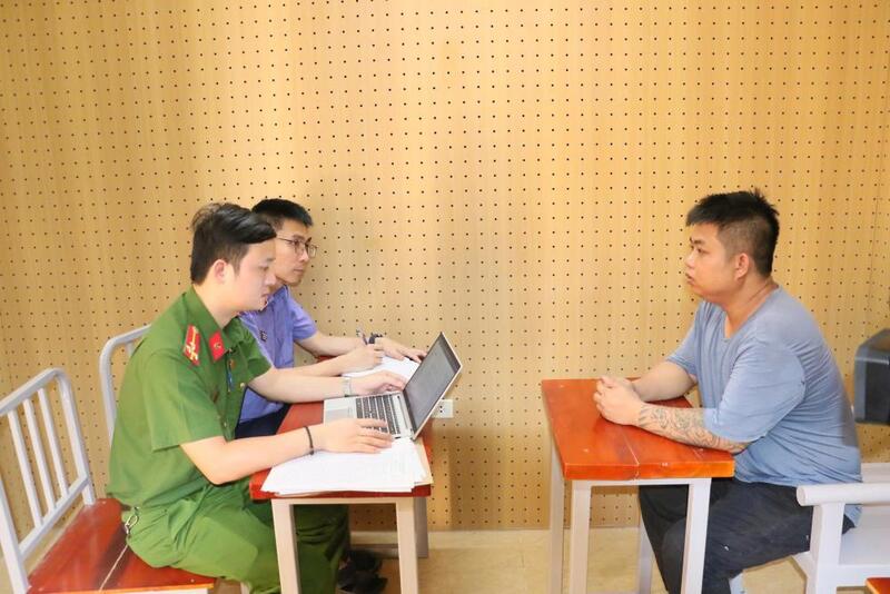 Lê Hồng Phong tại cơ quan điều tra. Ảnh: Công an Hà Tĩnh