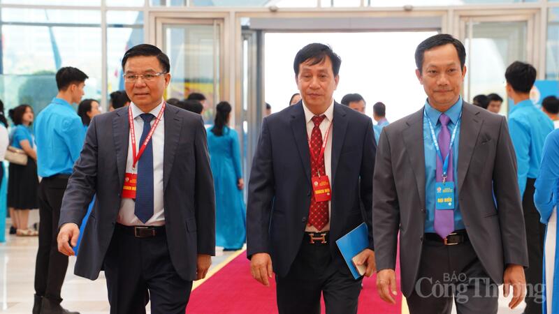 Bộ trưởng Bộ Công Thương Lê Mạnh Hùng; Phó Bí thư chuyên trách Đảng ủy Bộ Công Thương Phan Văn Bản và Chủ tịch Công đoàn Công Thương Việt Nam Lê An Hải tham dự Đại hội. Ảnh: Thái Mạnh