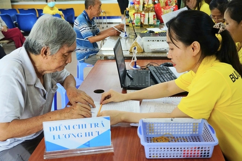 Thông tư nêu rõ từ 1/7/2026, lương hưu và trợ cấp hằng tháng tăng 8%. Ảnh minh họa