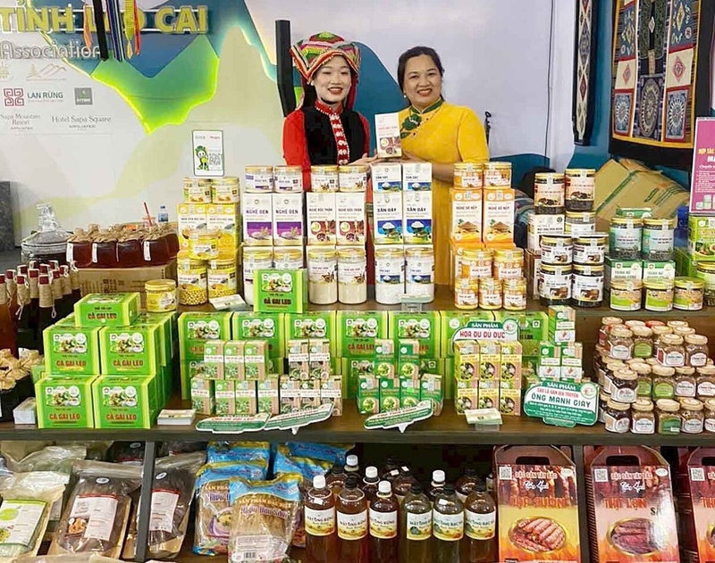 Wilayah Lao Cai telah mengeluarkan rancangan untuk melaksanakan strategi piawaian kebangsaan, menjadikan aktiviti penyeragaman sebagai daya penggerak untuk meningkatkan produktiviti, kualiti produk dan perkhidmatan. (Foto: Jabatan Pengurusan Pasaran)