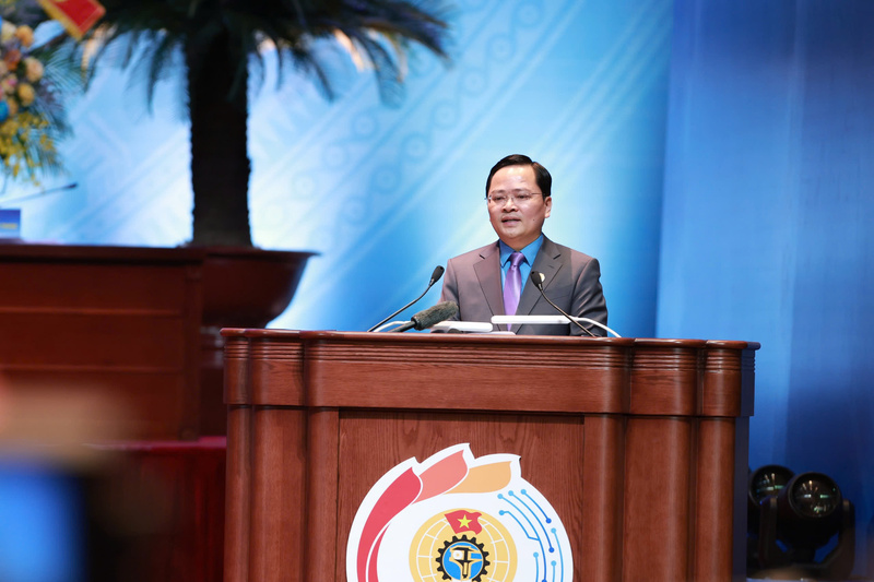Ông Nguyễn Anh Tuấn - Ủy viên Trung ương Đảng, Phó Chủ tịch Ủy ban Trung ương Mặt trận Tổ quốc Việt Nam, Chủ tịch Tổng Liên đoàn Lao động Việt Nam phát biểu tại Đại hội. Ảnh: Nguyễn Hải