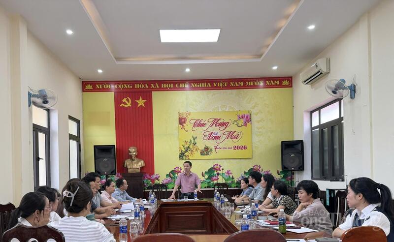 Ông Hoàng Thanh Hiến - Phó Giám đốc Sở Văn hóa, Thể thao và Du lịch phổ biến các nội dung nhằm ngăn chặn hành vi xâm phạm quyền sở hữu trí tuệ trên lĩnh vực văn hóa.