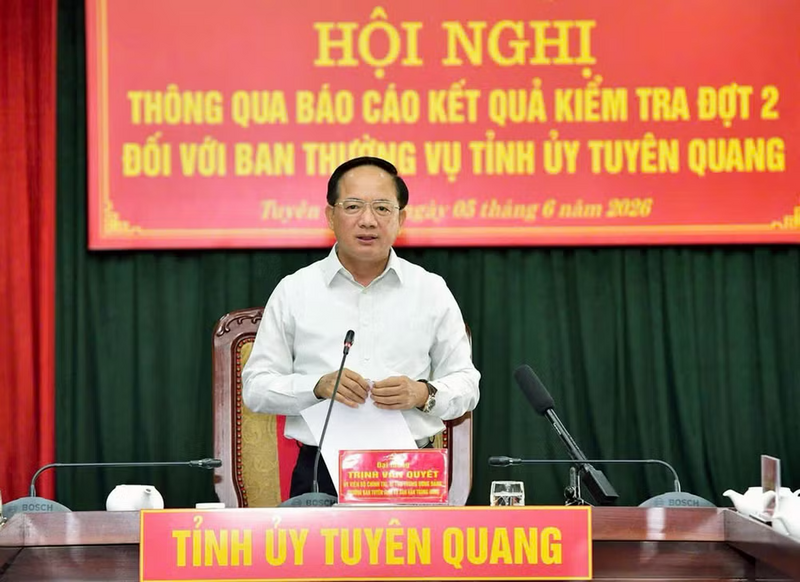 Đồng chí Trịnh Văn Quyết phát biểu tại hội nghị.