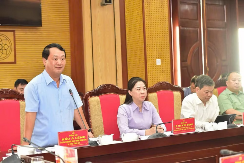 Bí thư Tỉnh ủy Tuyên Quang Hầu A Lềnh phát biểu tại hội nghị.