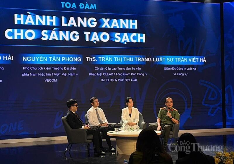 Các diễn giả tại tọa đàm "Hành lang xanh cho sáng tạo sạch".