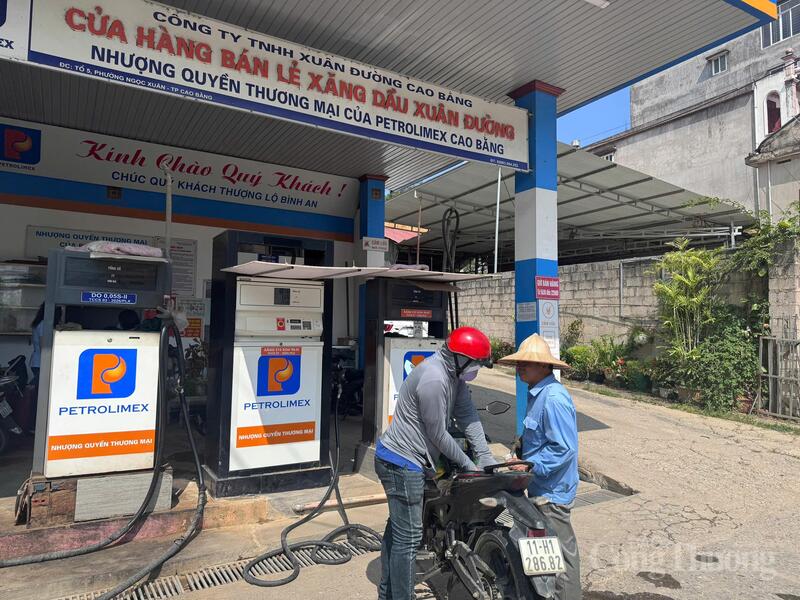 Hoạt động kinh doanh tại các cửa hàng xăng dầu trên địa bàn tỉnh Cao Bằng diễn ra ổn định, nguồn cung được đảm bảo.