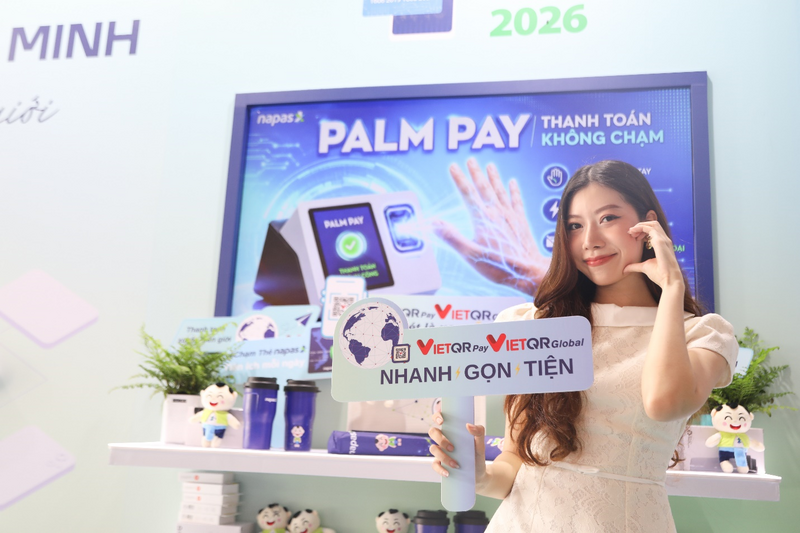 Đan Quỳnh cũng thích thú checkin khung giờ vàng 9-10h