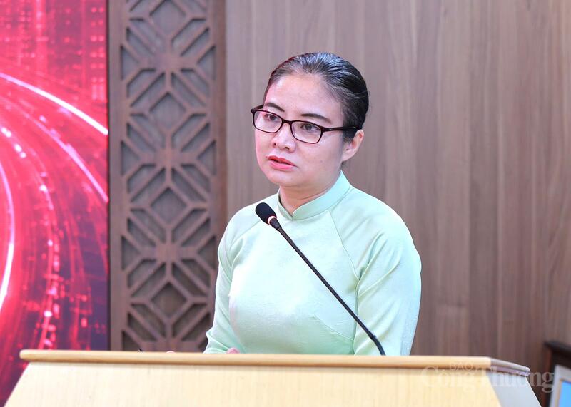 TS. Nguyễn Thị Vân Hà chia sẻ tại tọa đàm. Ảnh: Quỳnh Trang