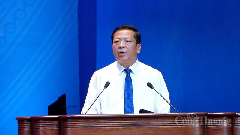 Bộ trưởng Bộ Xây dựng Trần Hồng Minh. Ảnh: Tô Sơn