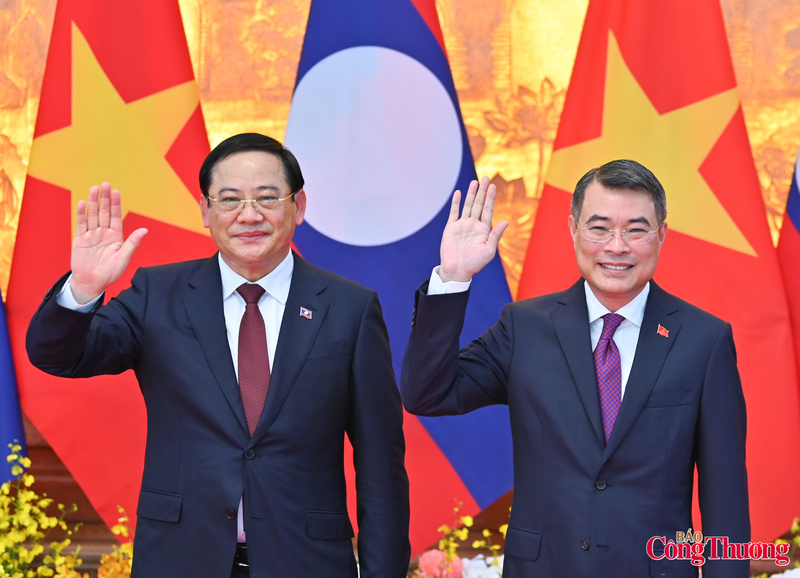 Thủ tướng Lê Minh Hưng đón Thủ tướng Lào Sonexay Siphandone thăm chính thức Việt Nam và tham dự Diễn đàn Tương lai ASEAN lần thứ ba.