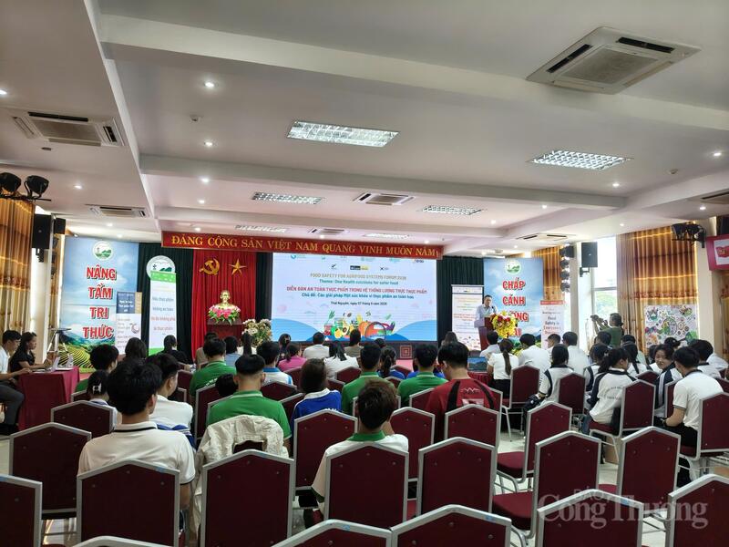 Toàn cảnh Diễn đàn. Ảnh: N.H